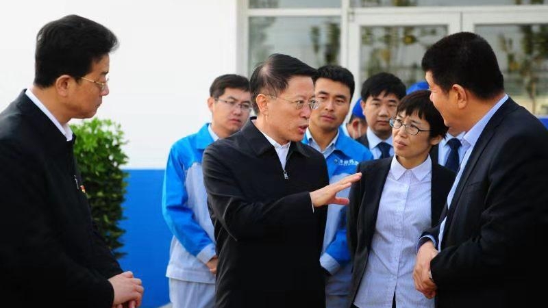 淄博市委书记江敦涛一行考察得益乳业奶业基地