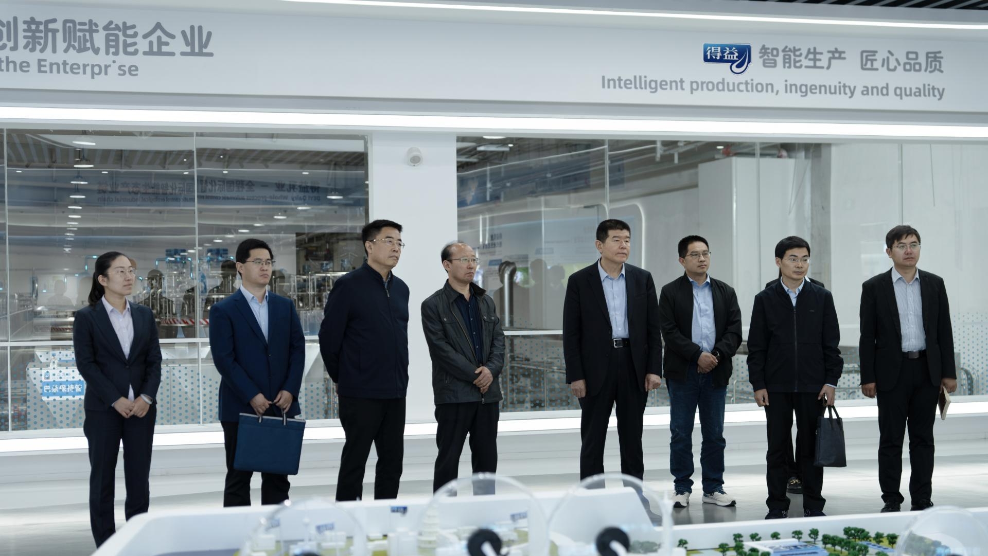 校企合作再升级 优势互补同发展 山东农业大学与得益乳业举办校企合作签约暨授牌仪式